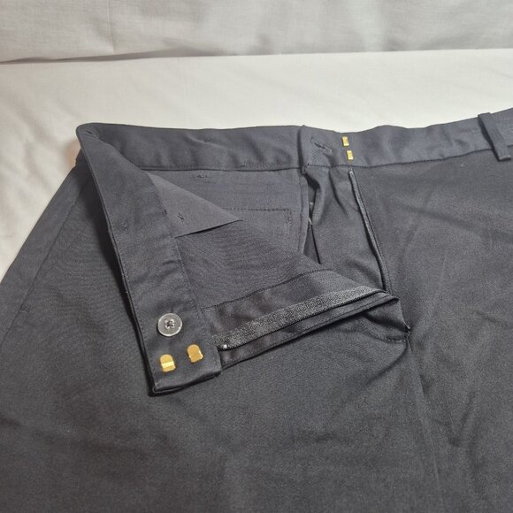 Michael Kors Women's Shorts Size 16 Black  Chino (55) - Picture 3 of 8